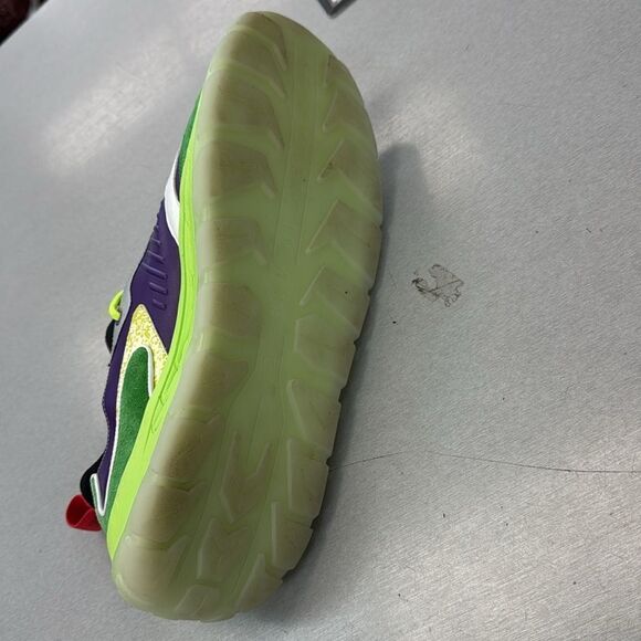 SIA Sneakers  - Picture 7 of 7